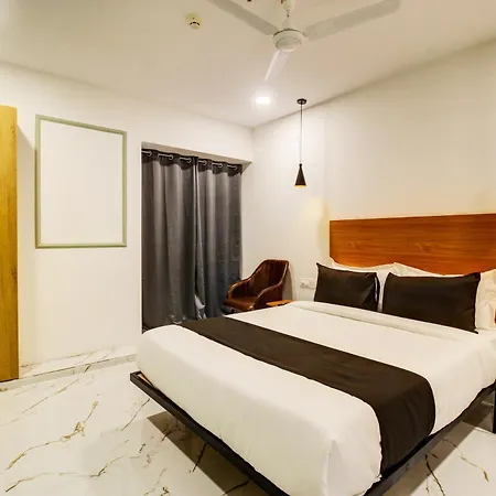 Super Townhouse Rcc Hotel Banjara Hills